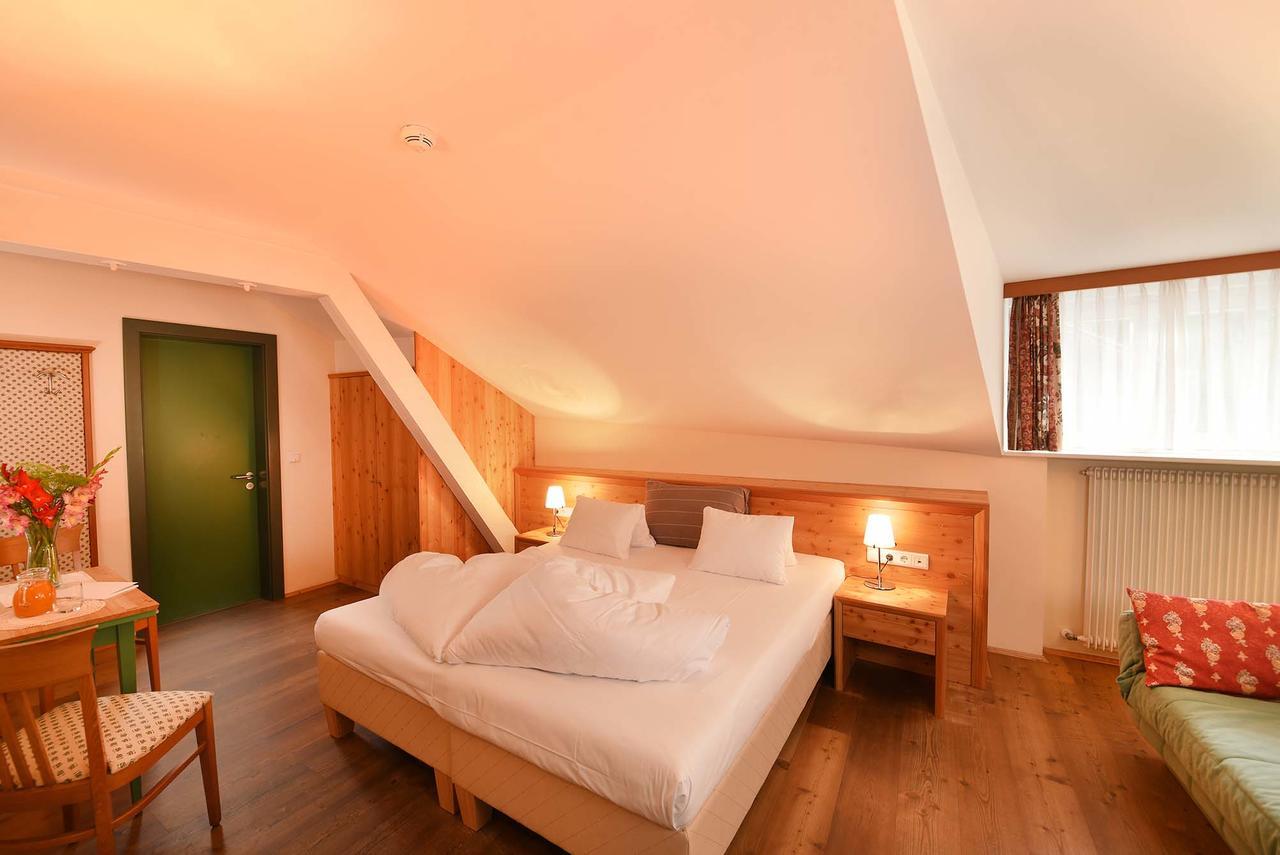 Hotel Gassenwirt Chienes Extérieur photo